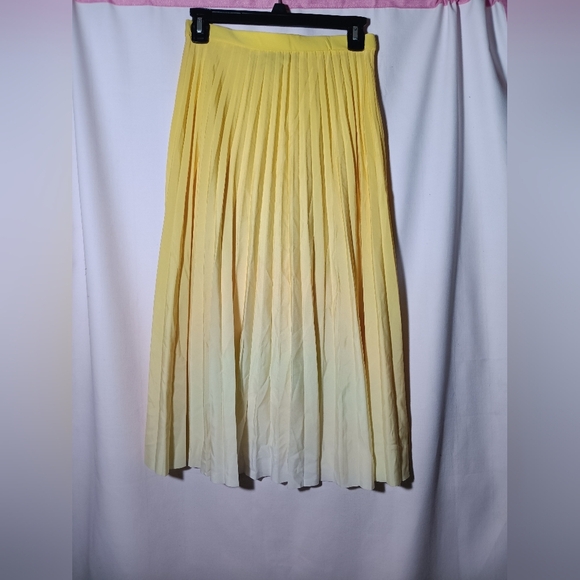 Yellow Ombre Pleated Skirt - Picture 1 of 6